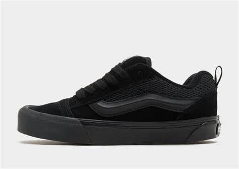  Knu Skool da marca Vans, Disponível no Número 39, Em Cor  Preto, Conta Com Material couro, e Recomenda-se para uso social