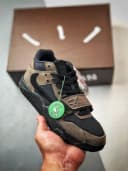 Cactus Jack da marca Nike, Disponível no Número 40, Em Cor  Marrom, Conta Com Material couro, e Recomenda-se para uso social
