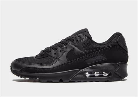Air max da marca Nike, Disponível no Número 39, Em Cor  Preto, Conta Com Material sintético, e Recomenda-se para uso social