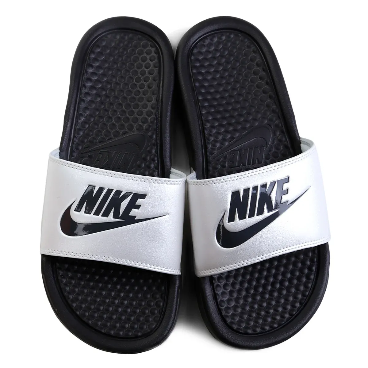 O Chinelo Masculino Nike, modelo fechado