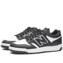 480 da marca New Balance, Disponível no Número 39, Em Cor  Preto, Conta Com Material sintético, e Recomenda-se para uso casual