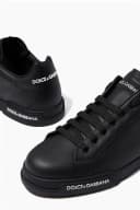 Portofino da marca Dolce & Gabbana, Disponível no Número 43, Em Cor  Preto, Conta Com Material sintético, e Recomenda-se para uso casual