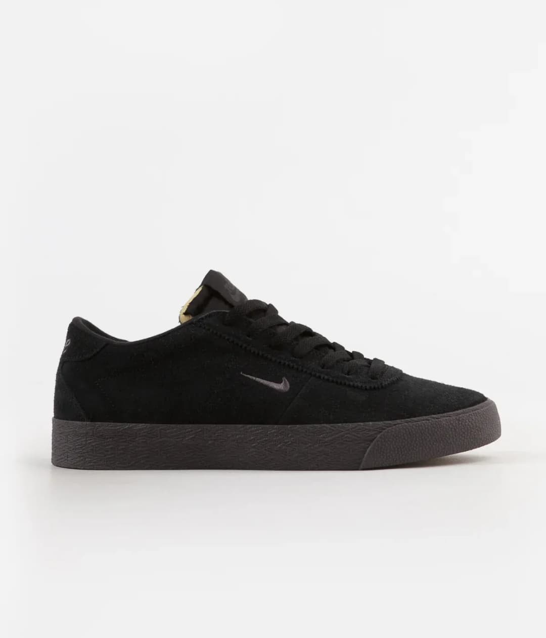 sb Bruin low da marca Nike, Disponível no Número 40, Em Cor  Preto, Conta Com Material couro, e Recomenda-se para uso social